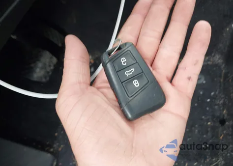 2020 Volkswagen Jetta 1.4T R-Line/1.4T S/1.4T Se z USA, uszkodzony, nr VIN 3VWC57BU6LM088249